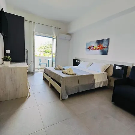 Zefiro Apartman Tropea